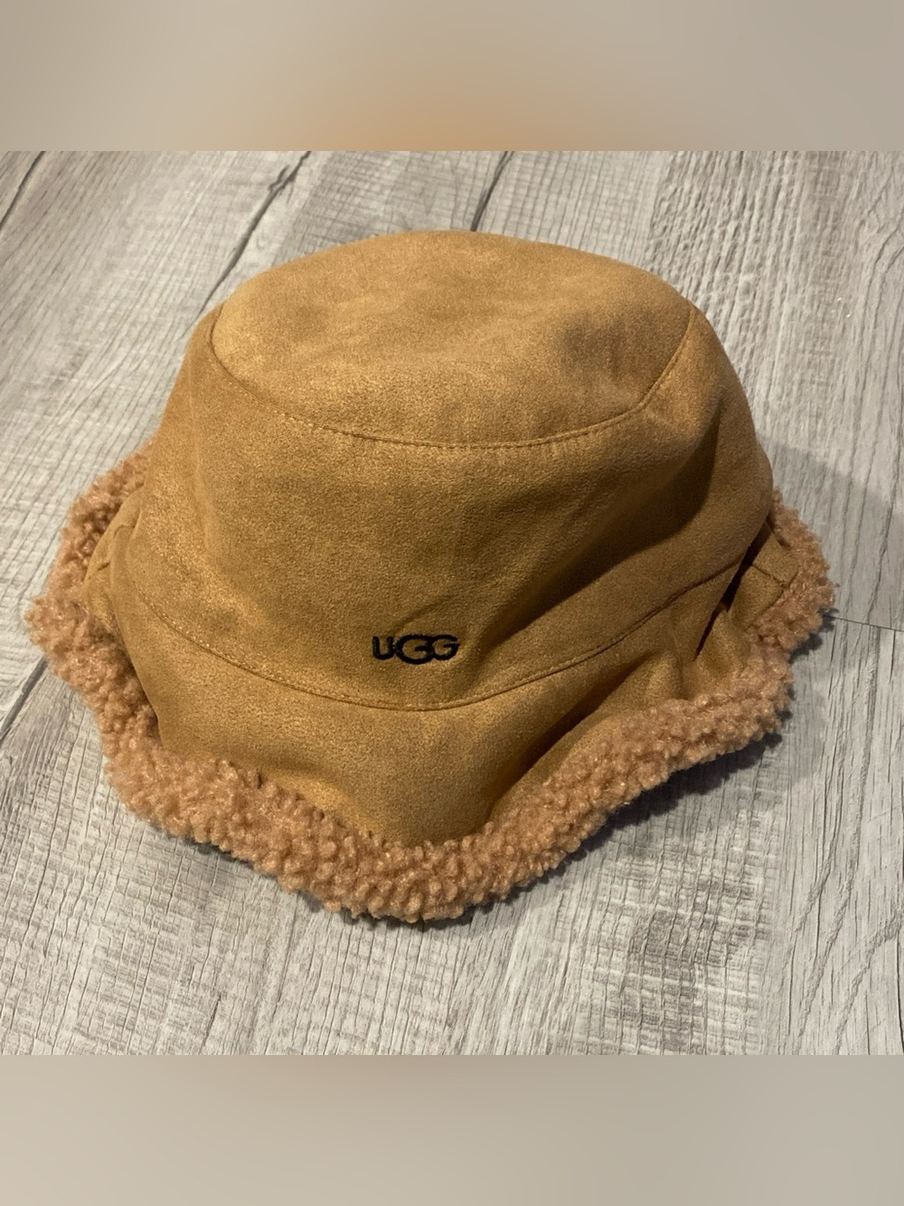 UGG Men's Chestnut Suede Shearling Bucket Hat